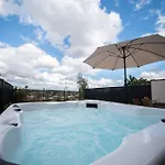 La Bulle Doree Luxury Private Jacuzzi House 4 Bedroom Tourist Center ヴィラ