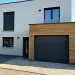 La Bulle Doree Luxury Private Jacuzzi House 4 Bedroom Tourist Center 岩尼维利