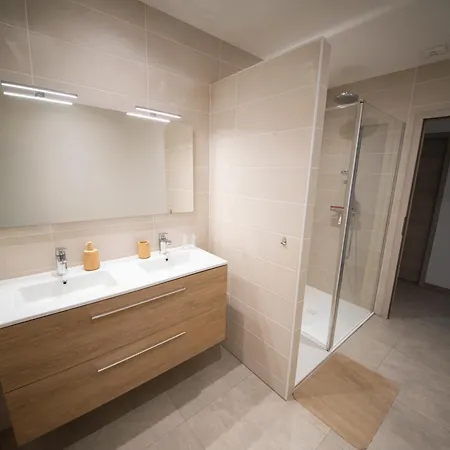 וילה La Bulle Doree Luxury Private Jacuzzi House 4 Coeur Du Centre Touristique אמנוויל