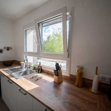 Bulle Doree & Jacuzzi Prive Au Coeur Du Centre Touristique Et Thermal Face Snowworld Vila