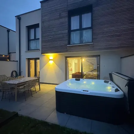 וילה La Bulle Doree Luxury Private Jacuzzi House 4 Coeur Du Centre Touristique אמנוויל