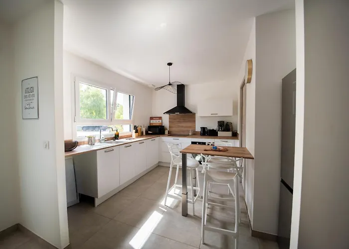 La Bulle Doree Luxury Private Jacuzzi House 4 Bedroom Tourist Center * 岩尼维利