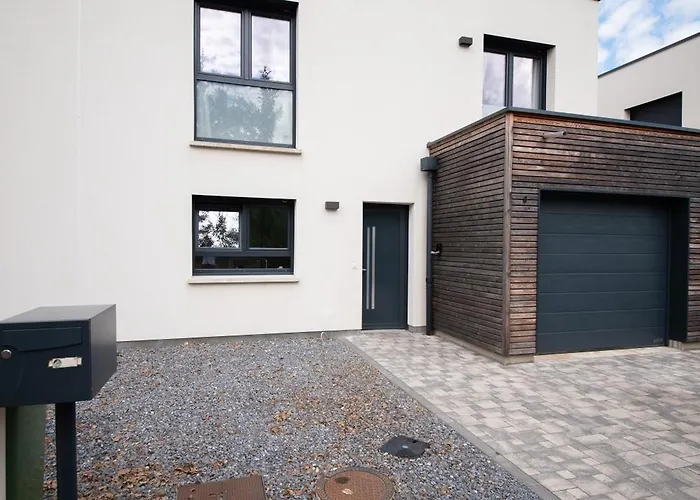 La Bulle Doree Luxury Private Jacuzzi House 4 Bedroom Tourist Center 别墅 岩尼维利