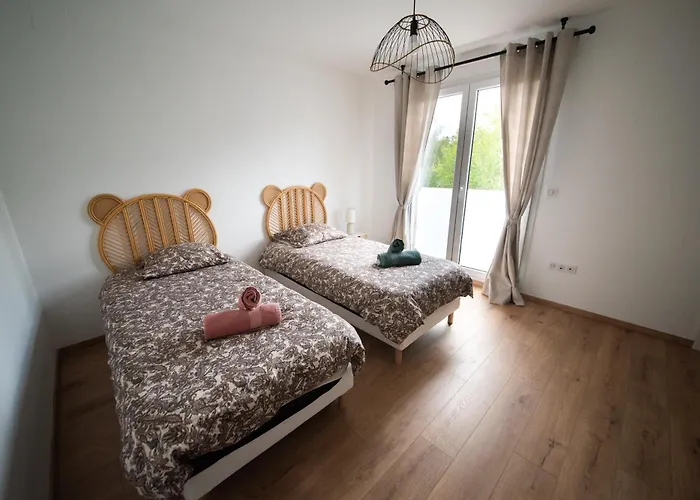 La Bulle Doree Luxury Private Jacuzzi House 4 Bedroom Tourist Center 别墅 *