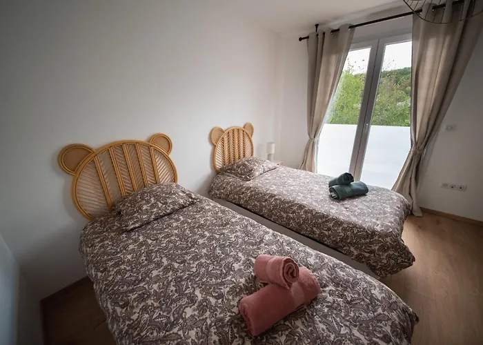 La Bulle Doree Luxury Private Jacuzzi House 4 Bedroom Tourist Center 别墅 岩尼维利