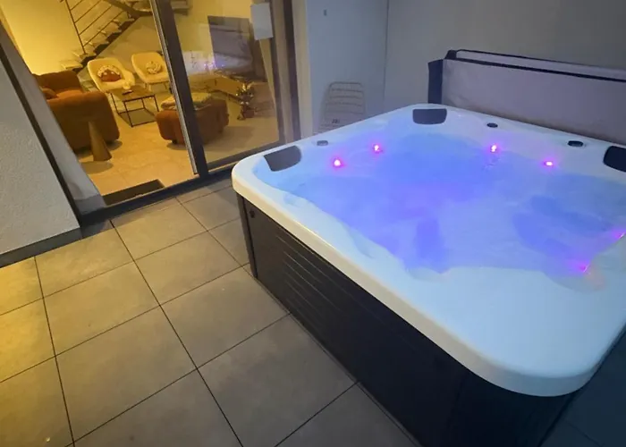 La Bulle Doree Luxury Private Jacuzzi House 4 Bedroom Tourist Center